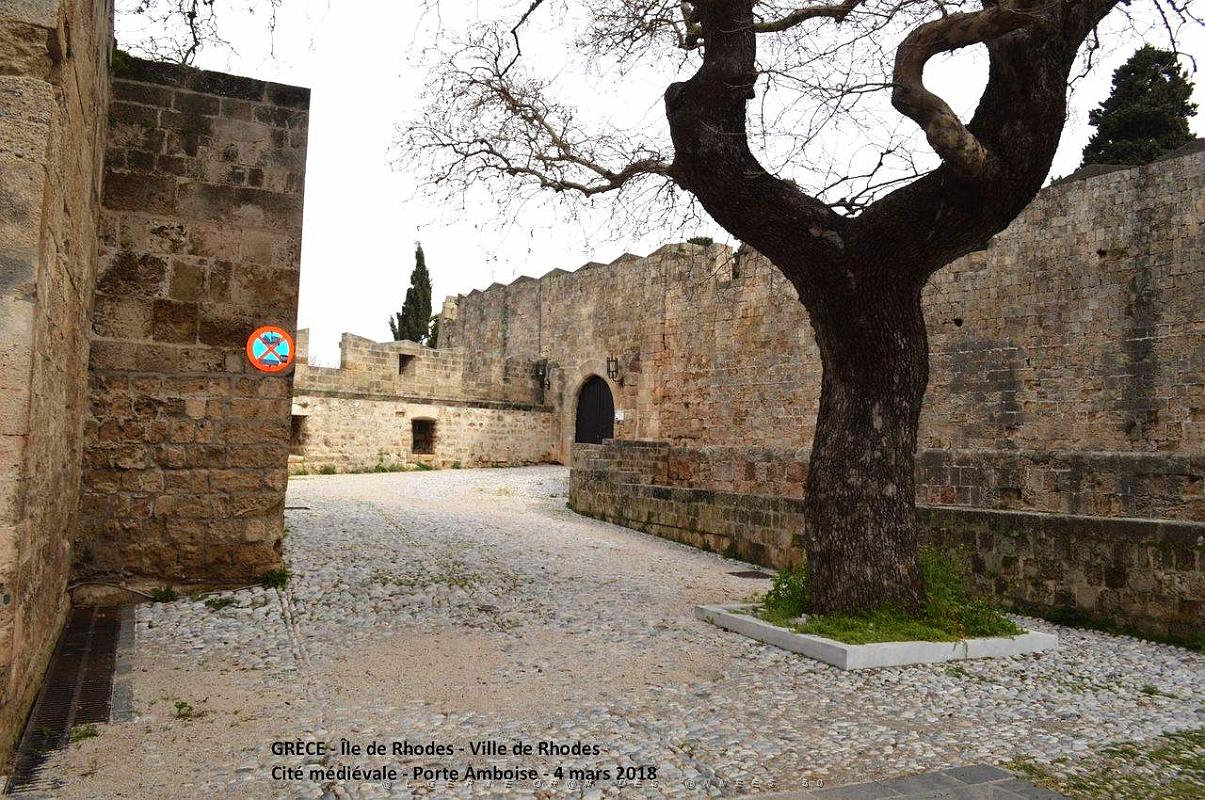 113- Citadelle medievale.JPG